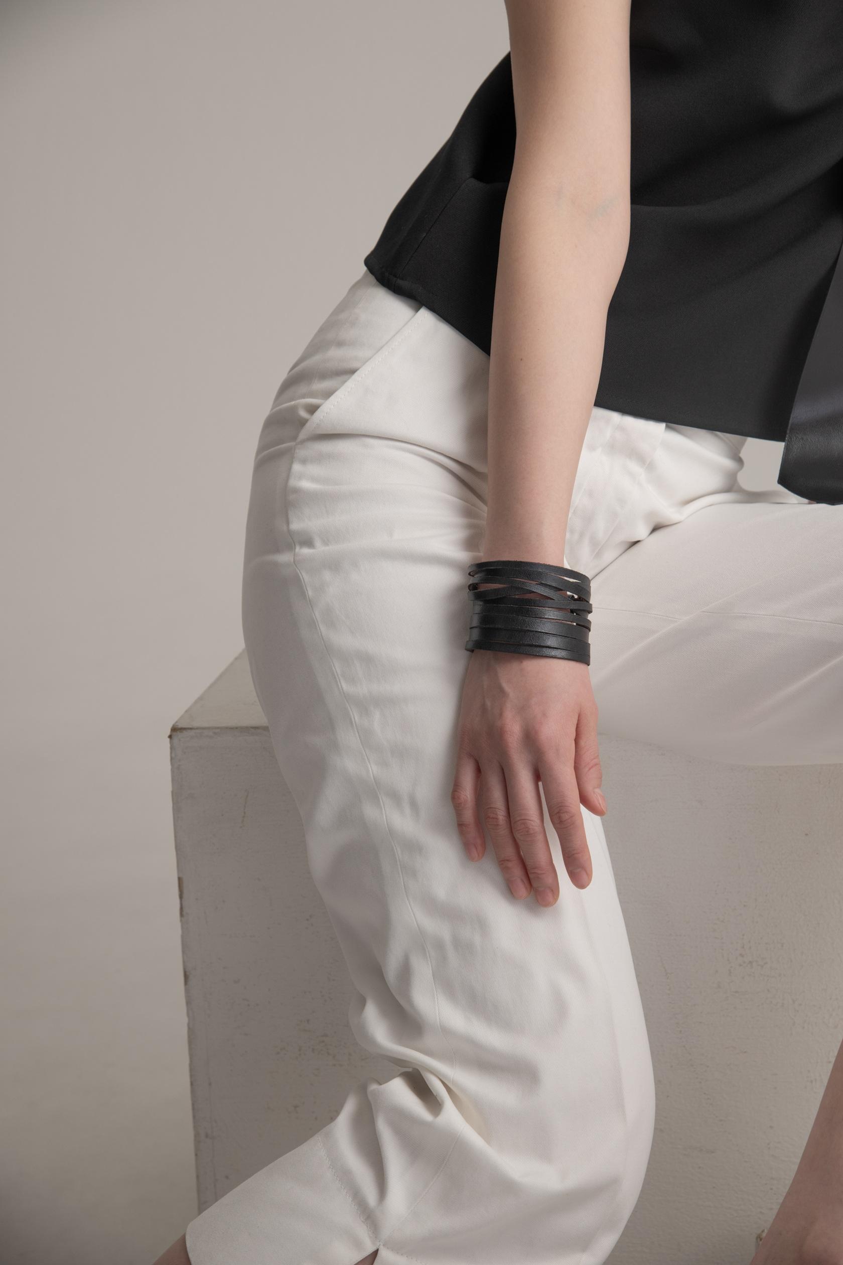 レザーカットブレスレットBlack cowhide （柳に風006-BLT）柳に風シリーズ